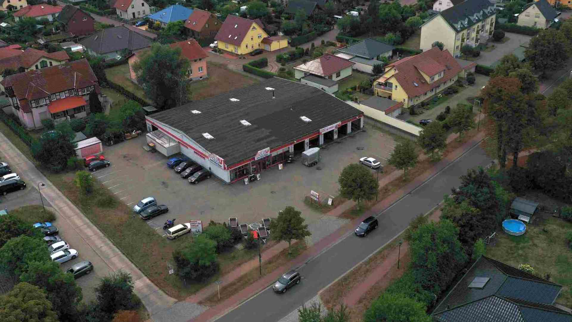 Kfz-Fachmarkt mit Werkstatt & Lager